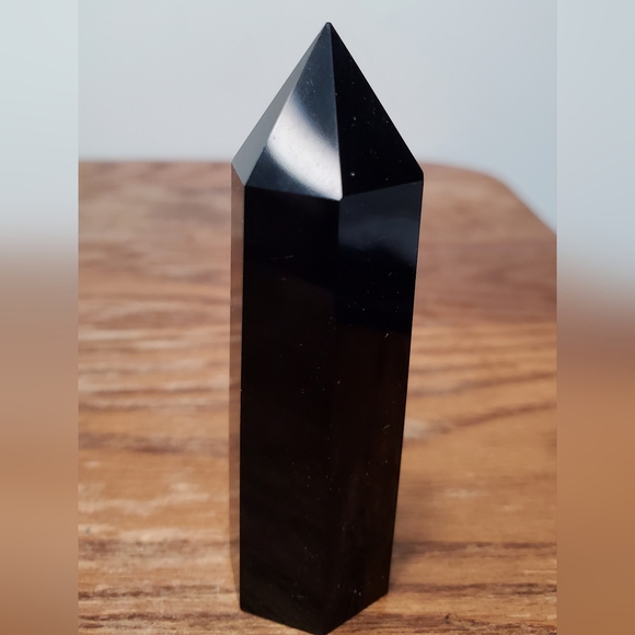 Black Obsidian Crystal Tower - Picture 3 of 11